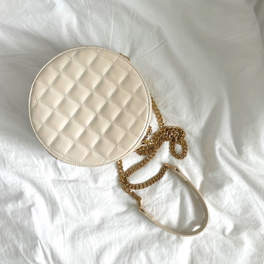 Circle purse, lightly used.